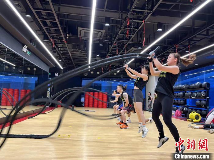 名赛带动民赛成风：成都以大运会等赛事点燃公