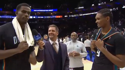 杰伦-杜伦全面表现引队友力挺 活塞大胜76人助其